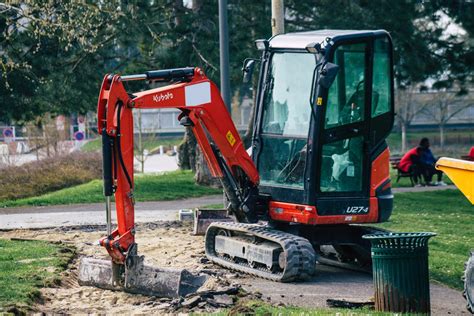 Reliable Mini Digger Hire In East Grinstead